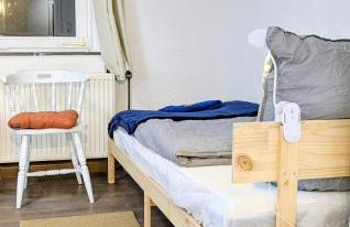 Monteurwohnung Ferienwohnung Kassel 1-4 Betten Zentral & Ruhig 3 Min zur Tram und Zug - Foto 9