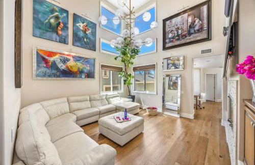 Beach Retreat- Walk to Beach, BBQ, Oceanview Rooftop & Firepit - Foto 3