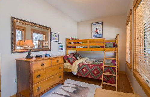 The Glen House -9 Bdrm Estate Sleep 26 Movie Theater,Pool,Golf,Ski - Foto 17