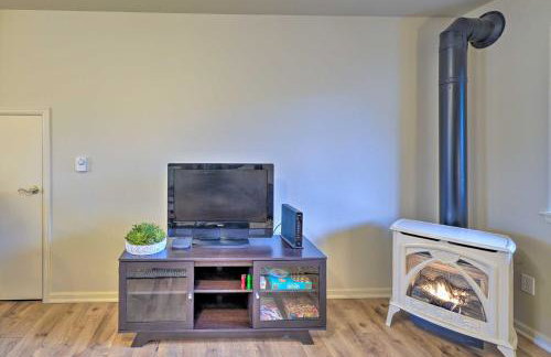 Anacortes Condo - Walk to Town, Marina, and Bay! - Photo 6