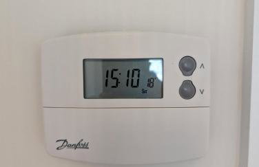 Modern Comfy 3 Bed Home - Free 2 space driveway - Free road parking - Free Netflix - Foto 62