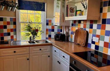 Victorian Apartment with Sea Views - Photo 23