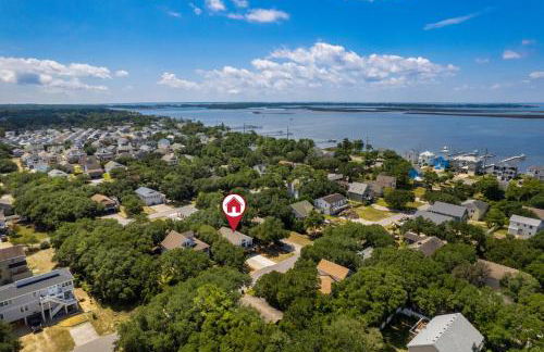 Couples Retreat with Hot Tub, Beach Cruisers, Spa Bath - Foto 52