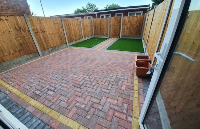 Lovely 5-bed House in Essex - Photo 29