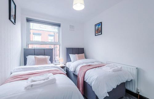 Spacious 5 bedroom house near Leeds City Centre sleeps 12 suits contractors with free parking - Foto 26