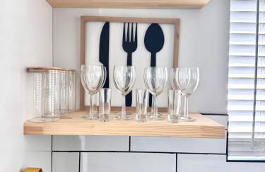 NEW PHX Pool Home With Deep End and Central Location - Foto 15