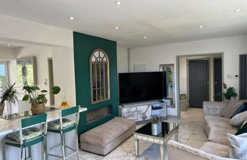 Detached Bungalow Private Hot Tub With Log Burner - Foto 9