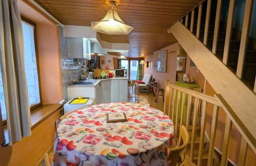 Appartement cosy au cœur de Vagney, proche commerces et sentiers, terrasse et cheminée, à 15km Gérardmer - FR-1-589-304 - Foto 16