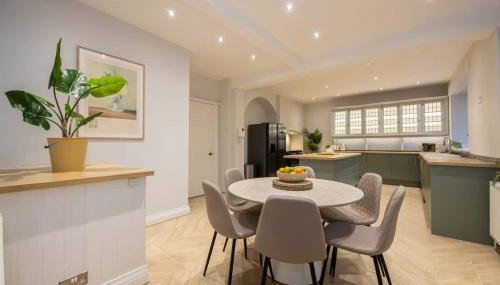 The GreyStoke Mansion With Private Grounds - Foto 3