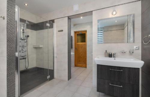 Przytulne Apartamenty w Klimatycznym Domu nad Białką w Otoczeniu Górskich Krajobrazów by Noclegi Renters - Foto 19