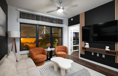 Elegant 2BR-w Parking, Near Riverwalk & Conv Ctr - Foto 1