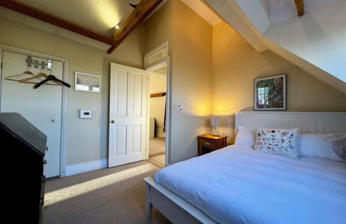 Hill House - Stylish 5 Bed Country House - Photo 35