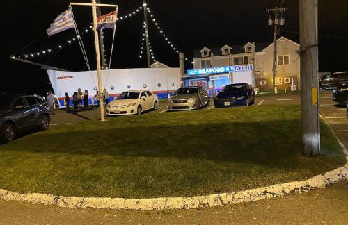 A Cozy Cape house steps to Restaurants & Beaches ~1.4 miles down scenic roads - Foto 34