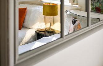 Cosy Cotswold Lodge by Your Home Here - ideal for families, log-burner, spa, private parking, EV Hookup included and heated swimming pools - Foto 8