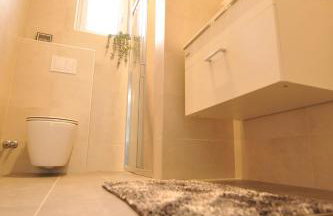 Tony's house in garden - Photo 19