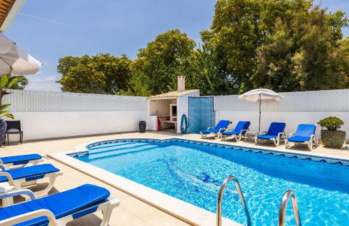 Villa Chiquito Albufeira - Private Pool&Parking - BBQ&AC&WI-FI - Foto 7