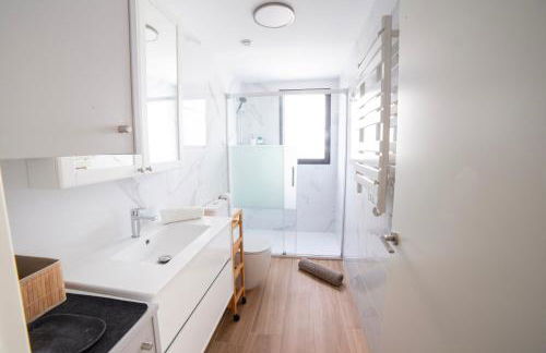 Gandia Playa Moderna - nuevo con piscina y parking, 2 banos, playa 300 m, grau 300 m - Photo 49