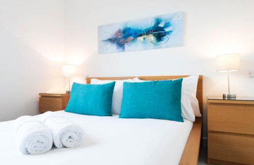 The Dakota - next to East Midlands Airport - Photo 28