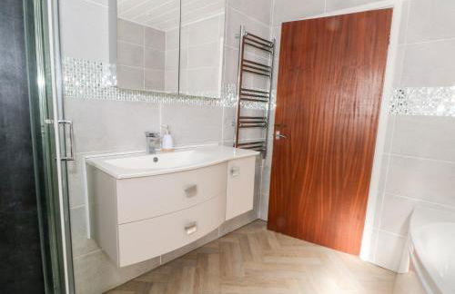 Hawksbridge Bungalow - Photo 23