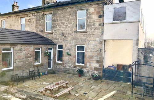 A Spacious Flat with Character - Private Car Space - Foto 6