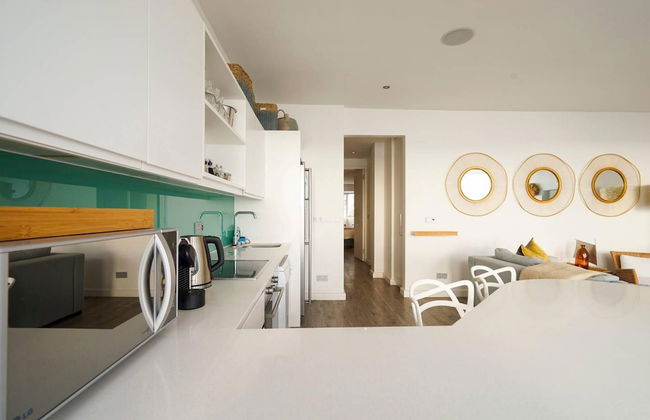 Beautiful Holiday Apartment Overlooking the Beach Modoco - Foto 1