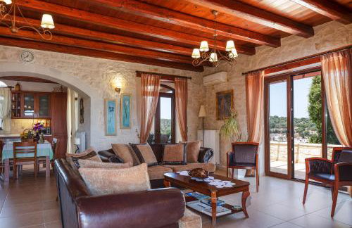 Villa Eleftherna - Majestic Evergreen Retreat with Scenic Views - Foto 14