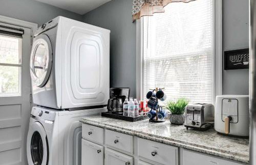 The Cozy Bungalow free parking fully fenced backyard - Foto 19