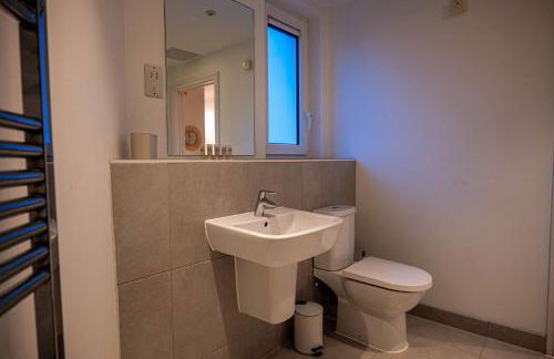 Spacious 2 Bedroom Apartment in Crawley - Foto 26