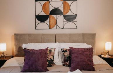 Spacious 4-bed Ample Parking Fast WiFi Contractor Family Friendly - Photo 11