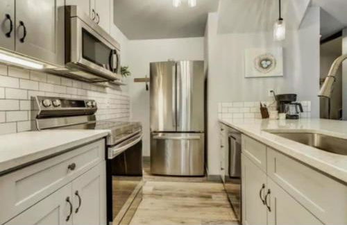 Modern MTN Condo Cozy 2BR Retreat Heated Pool - Foto 10