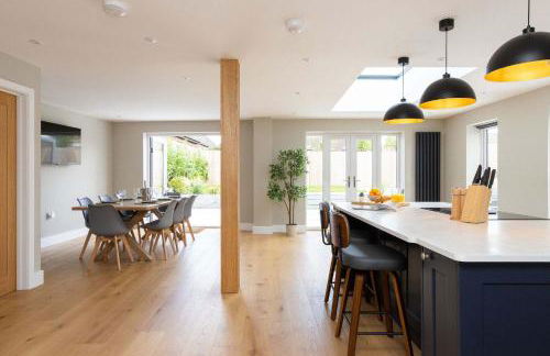 Modern 5-Bedroom Retreat Nr Coast - Foto 10