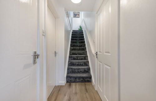 Stylish 4 Bed Trentham Retreat with Pool Table - Foto 26