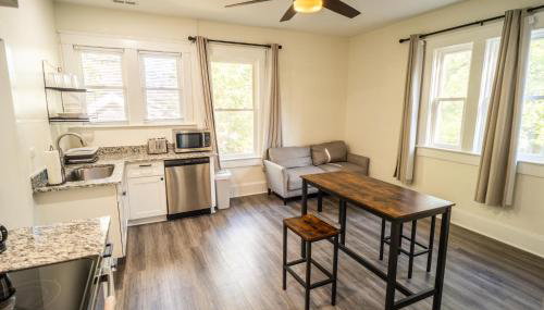 Walk to Duke Campus! 1 Bedroom in Trinity Park! - Foto 1