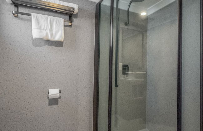 Spring Hill Inn - Photo 25