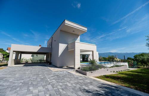 Villa Dasi s grijanim bazenom - Photo 2