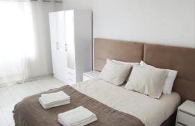 Lemon Tree House Coimbra - Courtyard garden with city views - Foto 20