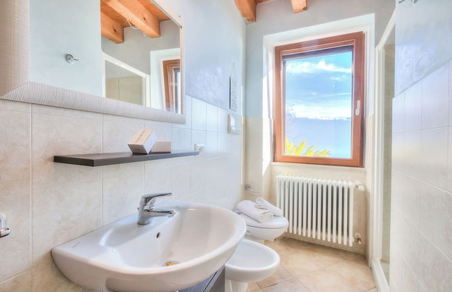 Faby House On Hilly Area And Lake View - Foto 19