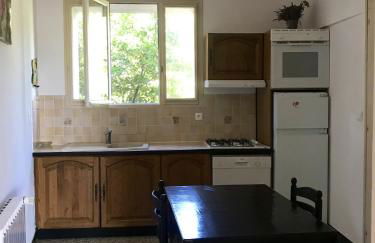 Maison charmante à Orgnac-l'Aven avec piscine partagée. - Photo 49