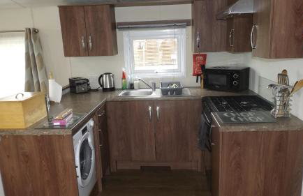 Modern 3 bedroom lodge at Avonvale Holiday Lodges - Photo 10