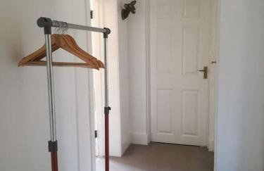 The Flat at Conway House - Photo 6