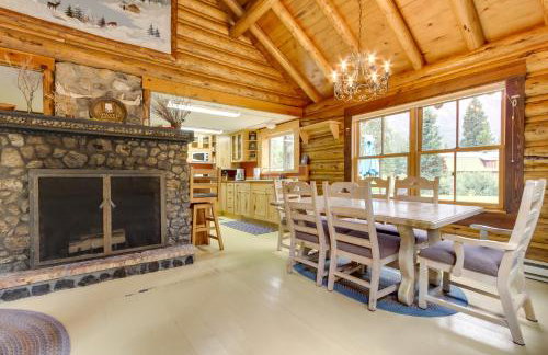 Creekside Silver Gate Getaway with Fireplace! - Foto 7