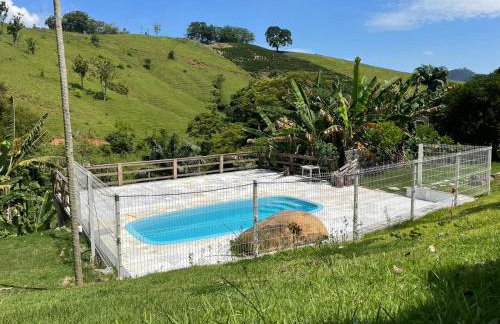 Chalés São João - a 500m da Cachoeira de Bom Jardim - com piscina - Foto 5