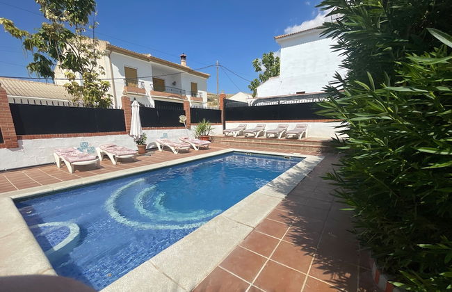 Lovely 10-bed Villa With Private Pool & Garden - Foto 23
