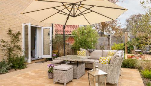 Coral House - Photo 2