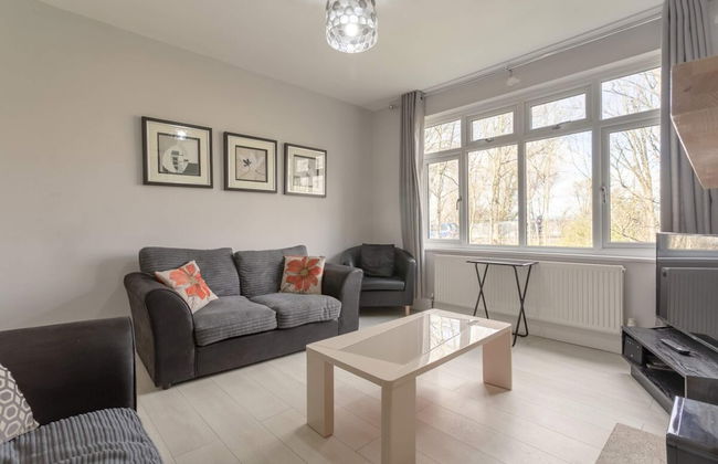 Modern 2 Bedroom Apartment in Morden - Foto 18