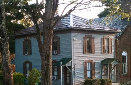 1800's Victorian Patriot House - Foto 1