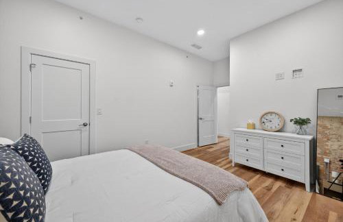 Stylish Downtown Unit with Historic Charm apts - Foto 18