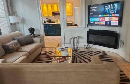 Revamped 3BR Apt with Easy Check-In Family-Friendly - Foto 31