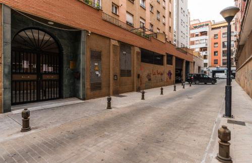 tuGuest Station with Parking - Photo 45