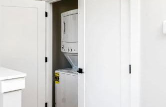 Spacious Nash Home for 12 Guests with Rooftop Views and Hot Tub - Photo 27